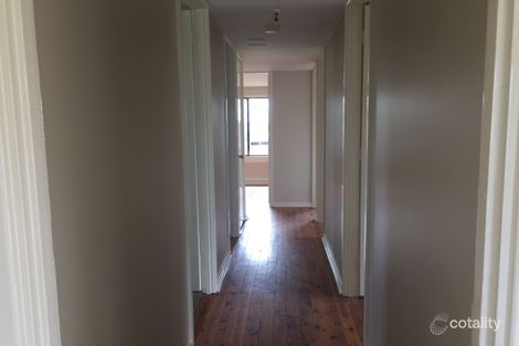 Property photo of 10 Currong Crescent Orange NSW 2800