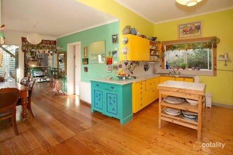 3 Rostrevor Pde, Mont Albert, VIC 3127