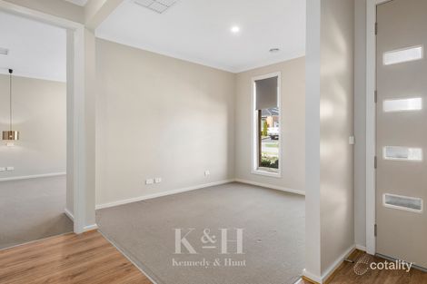 Property photo of 14 Vernon Close New Gisborne VIC 3438