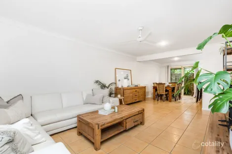 Property photo of 2/2 Seabrae Court Pottsville NSW 2489