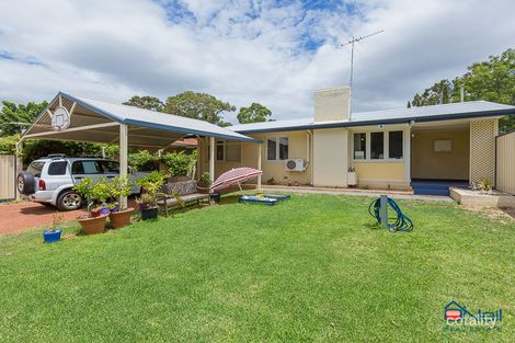 17 Arnott Ct, Kelmscott, WA 6111