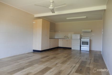 Property photo of 4 Old Airport Drive Emerald QLD 4720