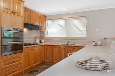 Property photo of 44 Thompson Circuit Mill Park VIC 3082