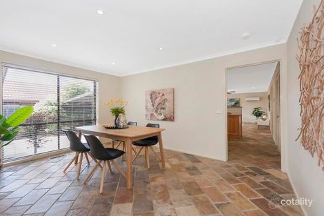 Property photo of 44 Thompson Circuit Mill Park VIC 3082