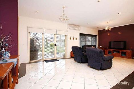 Property photo of 11 Daintree Retreat Caroline Springs VIC 3023
