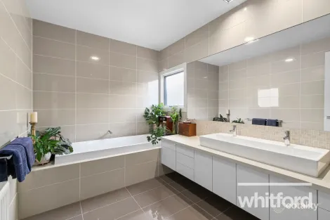 Property photo of 1/28 Mercer Parade Newtown VIC 3220