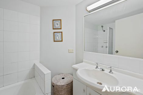 Property photo of 4/75 Thorn Street Kangaroo Point QLD 4169