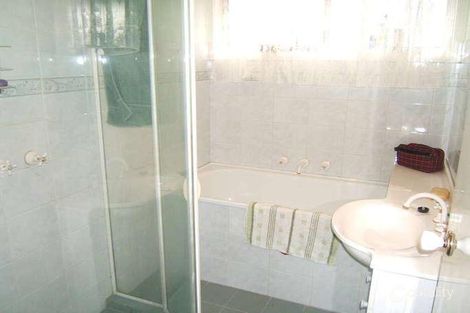 Property photo of 4 Chatham Place Kings Park VIC 3021