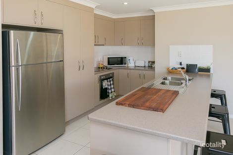 Property photo of 10 Peat Court Nikenbah QLD 4655