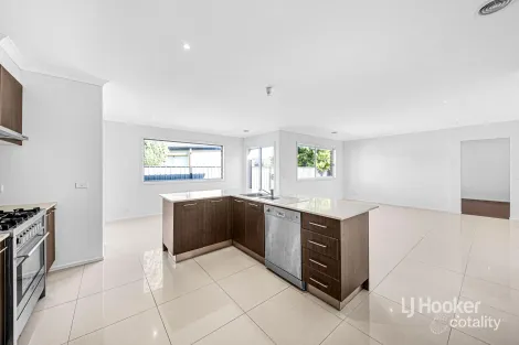Property photo of 11 Derham Drive Point Cook VIC 3030