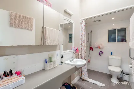 Property photo of 350 Prince Henry Drive Prince Henry Heights QLD 4350