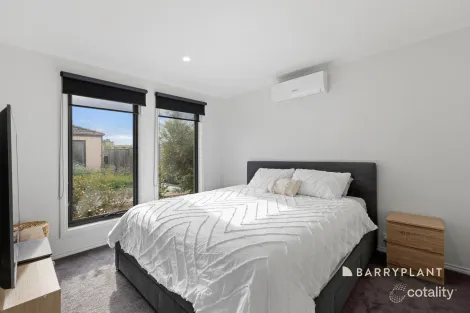 Property photo of 13/31 Syme Road Pakenham VIC 3810