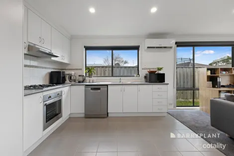 Property photo of 13/31 Syme Road Pakenham VIC 3810