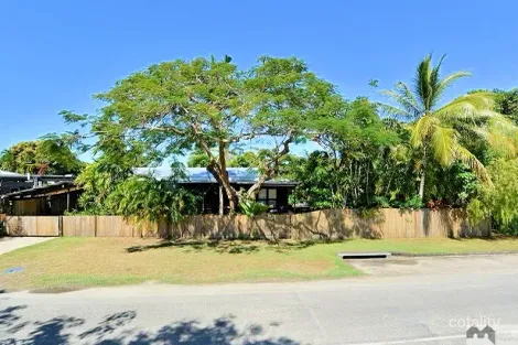 27 Prior St, Machans Beach, QLD 4878