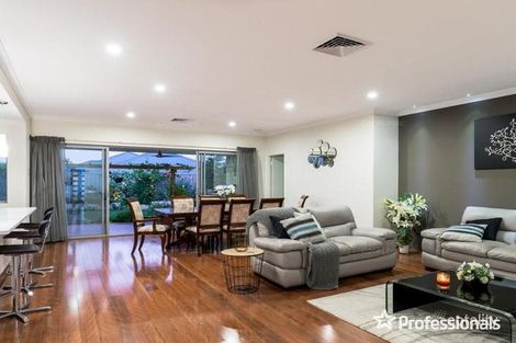 Property photo of 5 Euclid Pass Piara Waters WA 6112