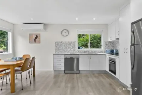 15 Dulhunty St, Chapel Hill, QLD 4069