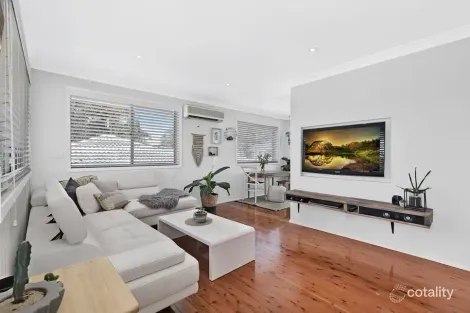 Property photo of 10 Mackay Drive Tumbi Umbi NSW 2261
