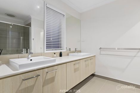 Property photo of 15 Motion Drive Mount Duneed VIC 3217