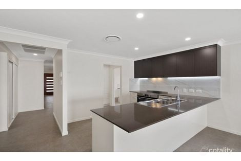 Property photo of 16 Highridge Place Alexandra Hills QLD 4161