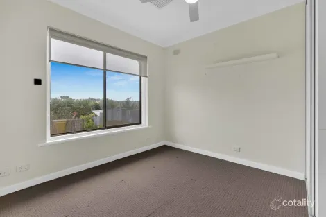 Property photo of 91 Eyre Crescent Valley View SA 5093