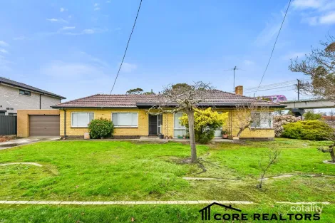 30 Rogers St, Pakenham, VIC 3810