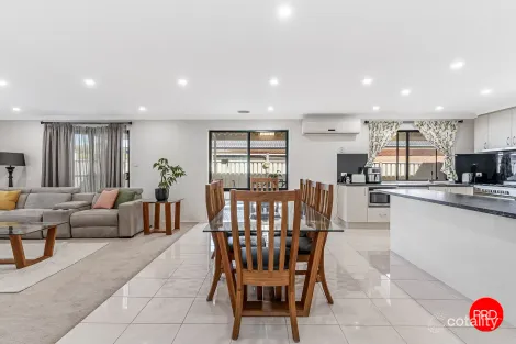 Property photo of 15 Arinya Close Ascot VIC 3551