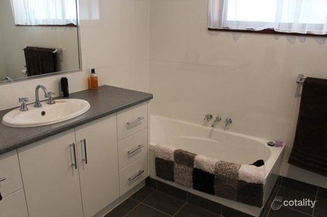 Property photo of 6 Lyn Court Colac VIC 3250