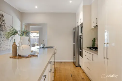 Property photo of 21 Bainbridge Avenue Seaford VIC 3198