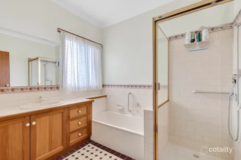 Property photo of 4 Banyan Court Waurn Ponds VIC 3216