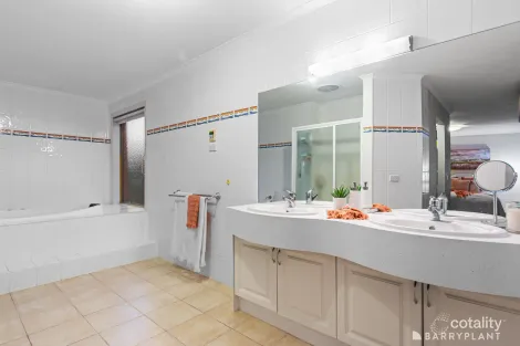 Property photo of 11 Seminary Crescent Scoresby VIC 3179