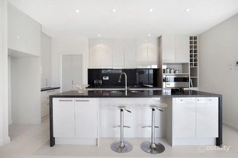 Property photo of 6B Holland Grove Caulfield North VIC 3161