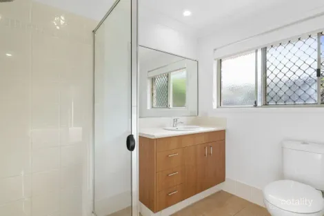 Property photo of 3 Tracey Crescent Varsity Lakes QLD 4227