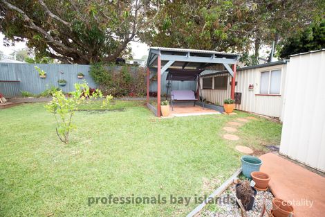 22 Francis Rd, Macleay Island, QLD 4184