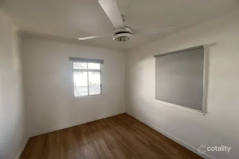 4 Miami Shore Pde, Miami, QLD 4220