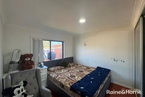 Property photo of 2 Noeline Avenue Macquarie Fields NSW 2564