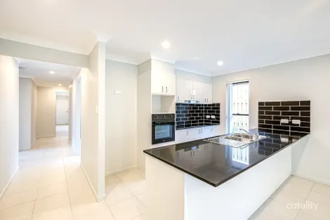 27 Bark St, Park Ridge, QLD 4125