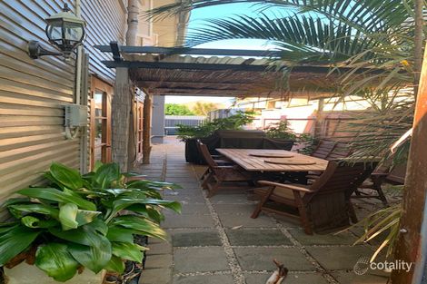 402 Scarborough Rd, Scarborough, QLD 4020