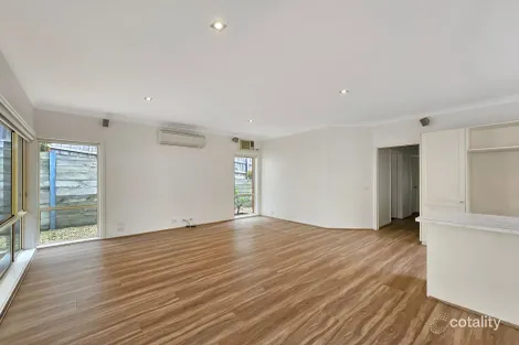 Property photo of 2/3 Hillcrest Court Highton VIC 3216