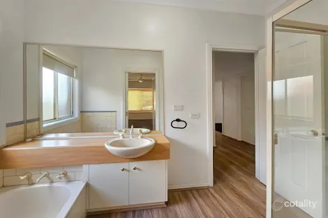 Property photo of 2/3 Hillcrest Court Highton VIC 3216