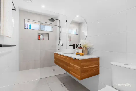 Property photo of 16 Eridani Court Thornlands QLD 4164