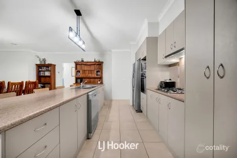 Property photo of 7 Bligh Boulevard Pakenham VIC 3810