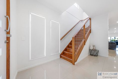 Property photo of 68 Harbour Rise Hope Island QLD 4212