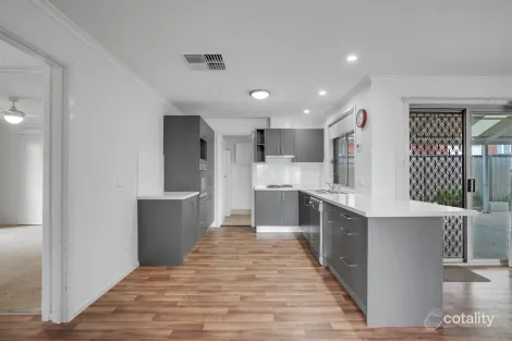 Property photo of 8 Rogash Court Evanston Park SA 5116