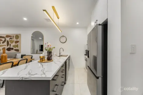 Property photo of 11 Pavy Close Lightsview SA 5085