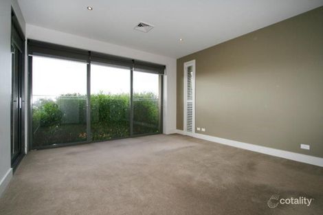 Property photo of 8 Carnoustie Lane Chirnside Park VIC 3116