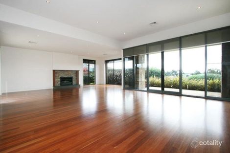 Property photo of 8 Carnoustie Lane Chirnside Park VIC 3116