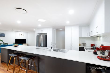 Property photo of 16 Camberwell Place Forest Lake QLD 4078