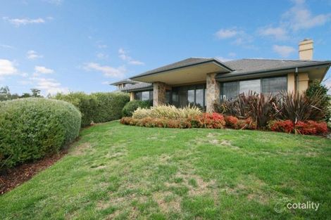 Property photo of 8 Carnoustie Lane Chirnside Park VIC 3116