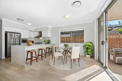 Property photo of 57 Lorikeet Grove Warriewood NSW 2102