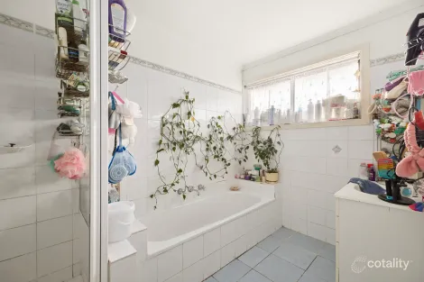 Property photo of 1 Roscrea Road Melton VIC 3337